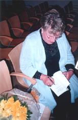Barbara Seuffert autografando
